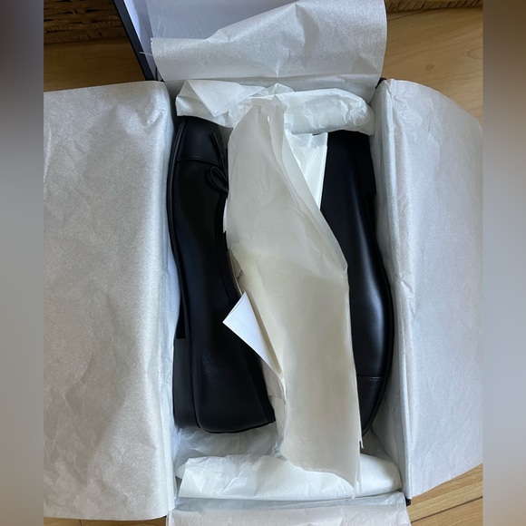 CHANEL Black Leather Ballet Flats - Picture 8 of 8